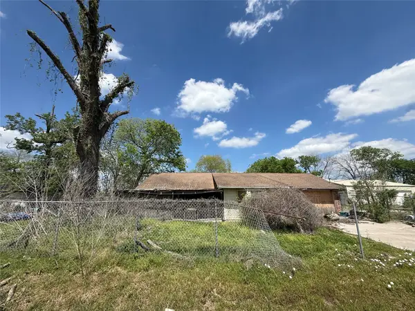 16127 Long Road, Houston, TX 77044