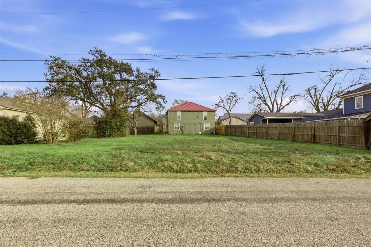 233 S San Antonio Street, Bellville, TX 77418 - Image #1
