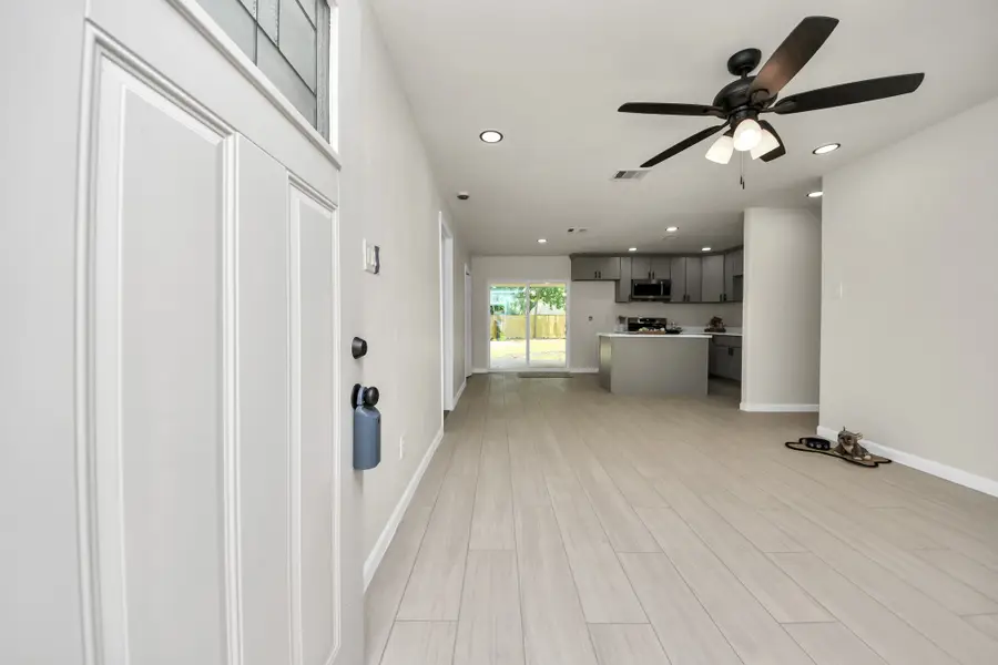 5111 Willow Glen Drive, Houston, TX 77033 - #3