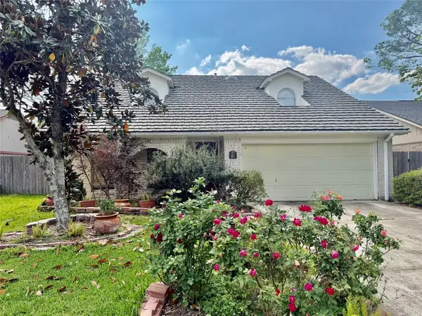 1119 Pinecroft Drive, Sugar Land, TX 77498