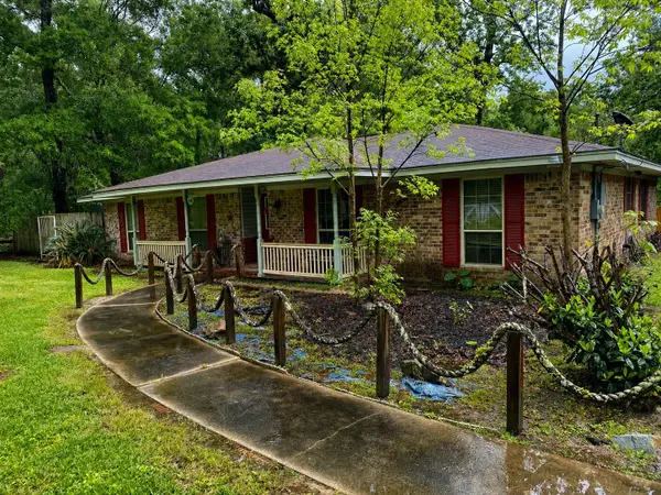 220 County Road 441, Dayton, TX 77535