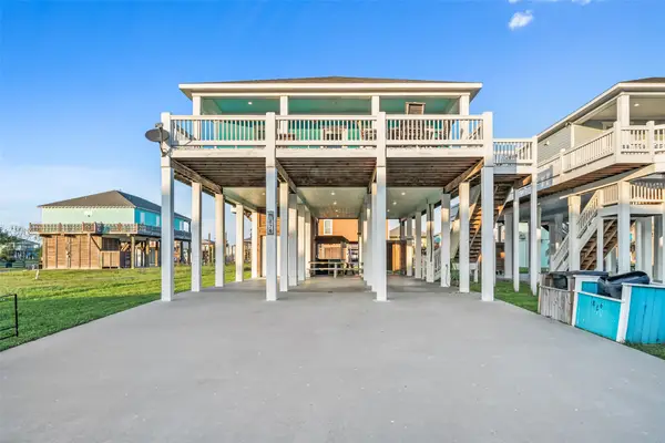 876 Palmetto Drive, Port Bolivar, TX 77650