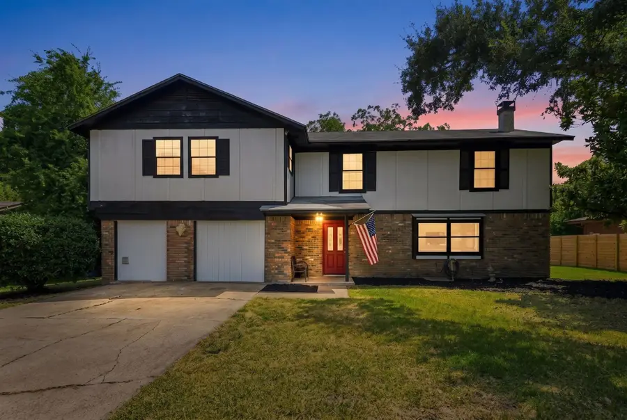 2011 Avenue T, Huntsville, TX 77340 - #2