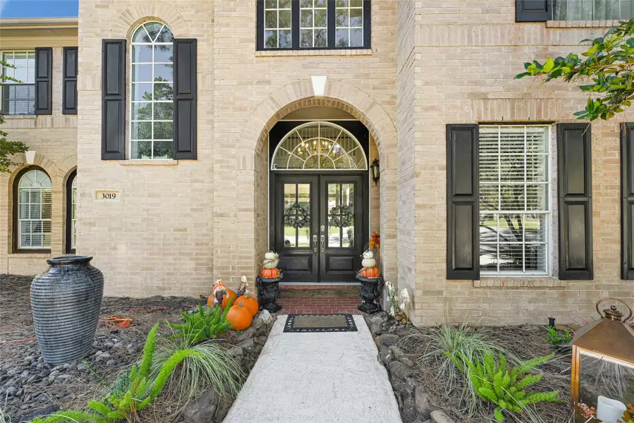 3019 Brook Shore Court, Kingwood, TX 77345 - Image #2