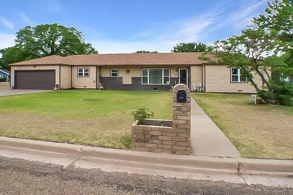 410 W 9th Street, Friona, TX 79035