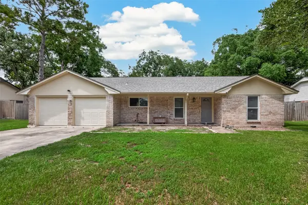 114 E Wildwinn Drive, Alvin, TX 77511