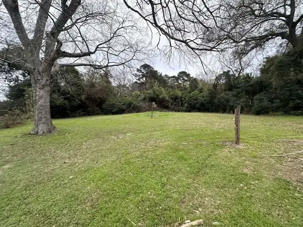2609 Montgomery Road, Huntsville, TX 77340