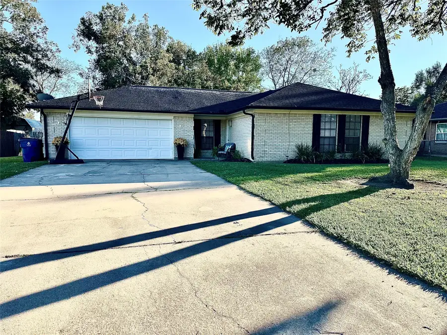 1457 Camellia Drive, Sweeny, TX 77480 - Image #3