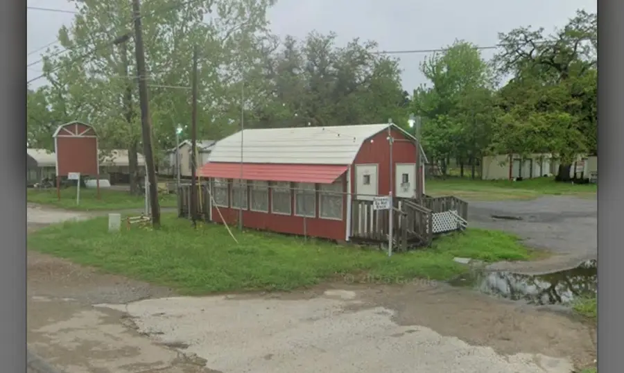 805 N Main Street, Jewett, TX 75846 - #3