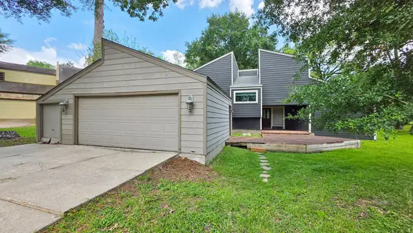 109 Springs Edge Drive, Conroe, TX 77356