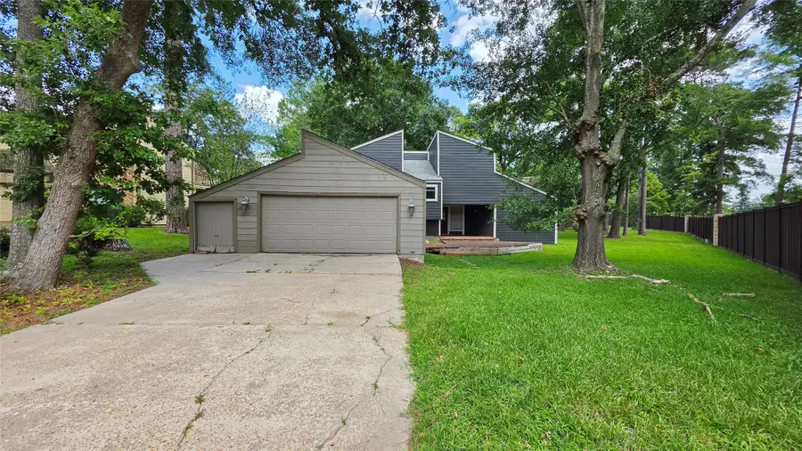 109 Springs Edge Drive, Conroe, TX 77356 - #2
