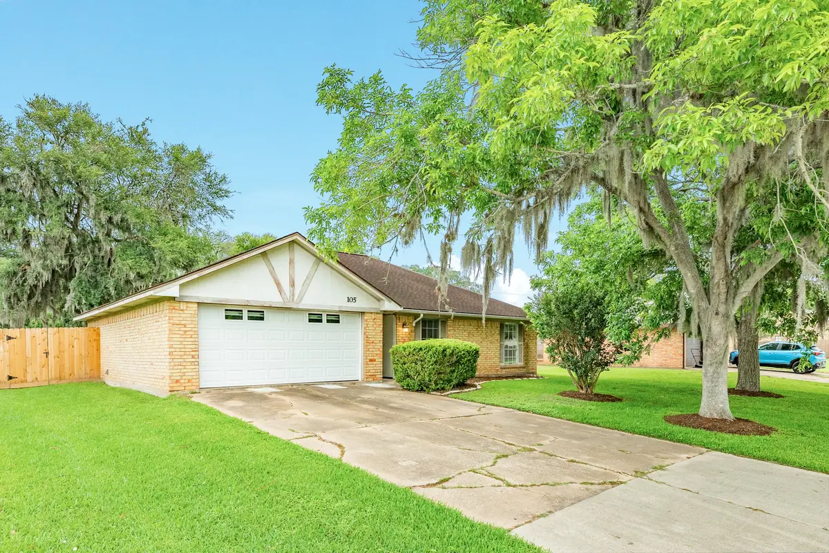 105 Sugar Cane Trace, Lake Jackson, TX 77566 - #1