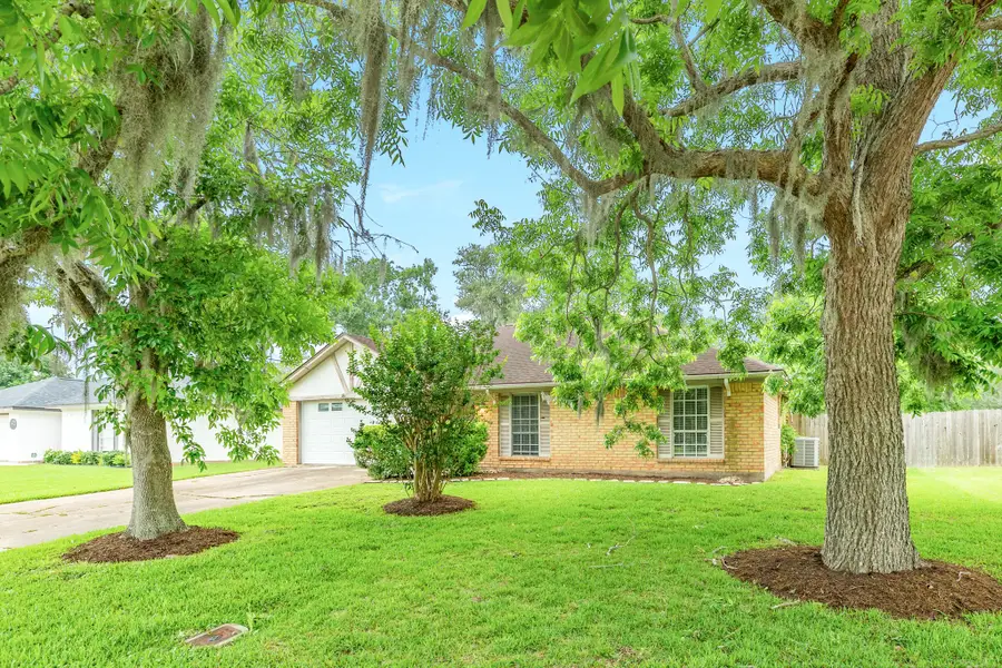 105 Sugar Cane Trace, Lake Jackson, TX 77566 - #3