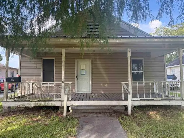 712 N 11th Street, Nederland, TX 77627 - #1