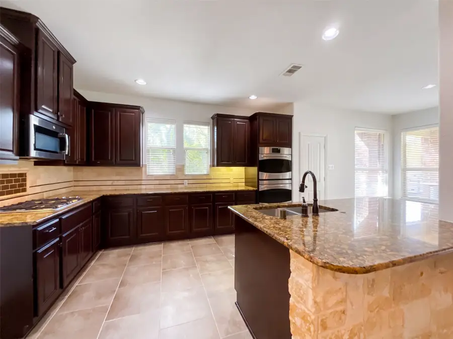 312 Overland Trace, Montgomery, TX 77316 - #2