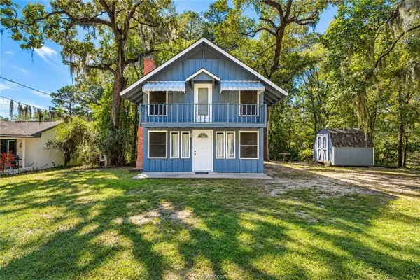 16 Hickory Hollow, Huntsville, TX 77320