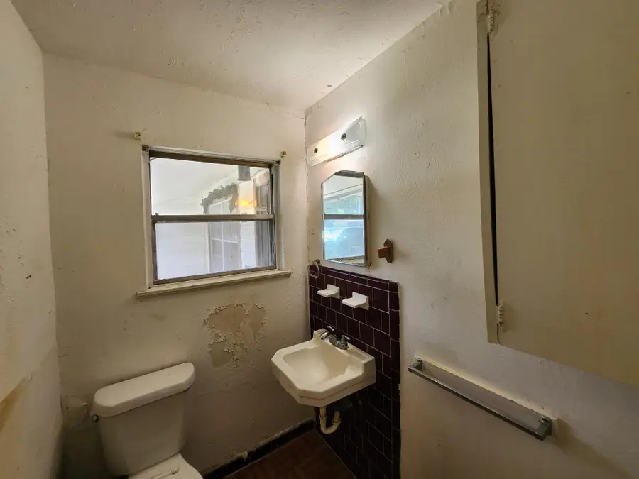 5535 Flamingo Drive, Houston, TX 77033 - Image #3