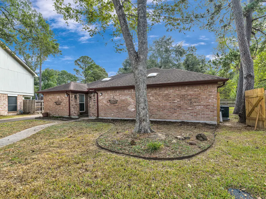 22906 Squirrel Tree Street, Spring, TX 77389 - Image #2