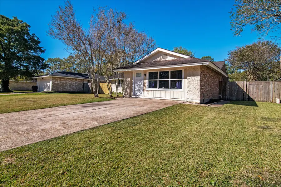 4426 Saffron Lane, Friendswood, TX 77546 - Image #2