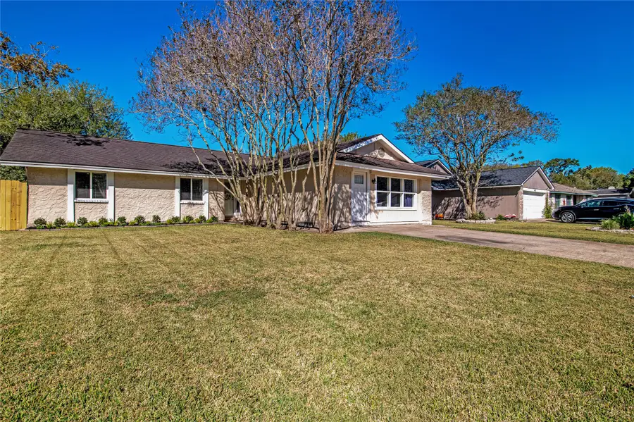 4426 Saffron Lane, Friendswood, TX 77546 - Image #3