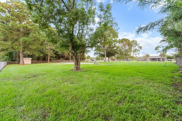 11120 32nd Street, Santa Fe, TX 77510