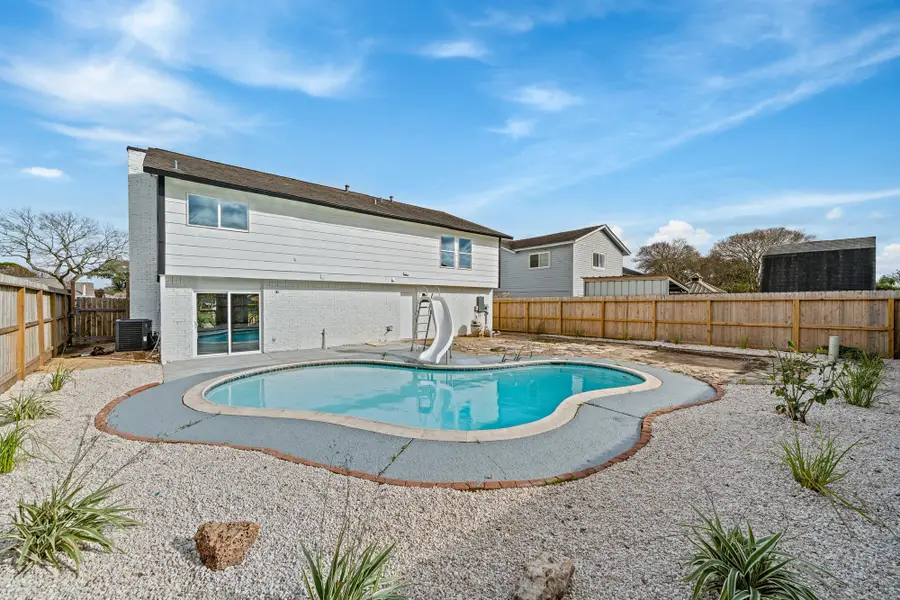 713 Sugar Hill Drive, La Porte, TX 77571 - #2