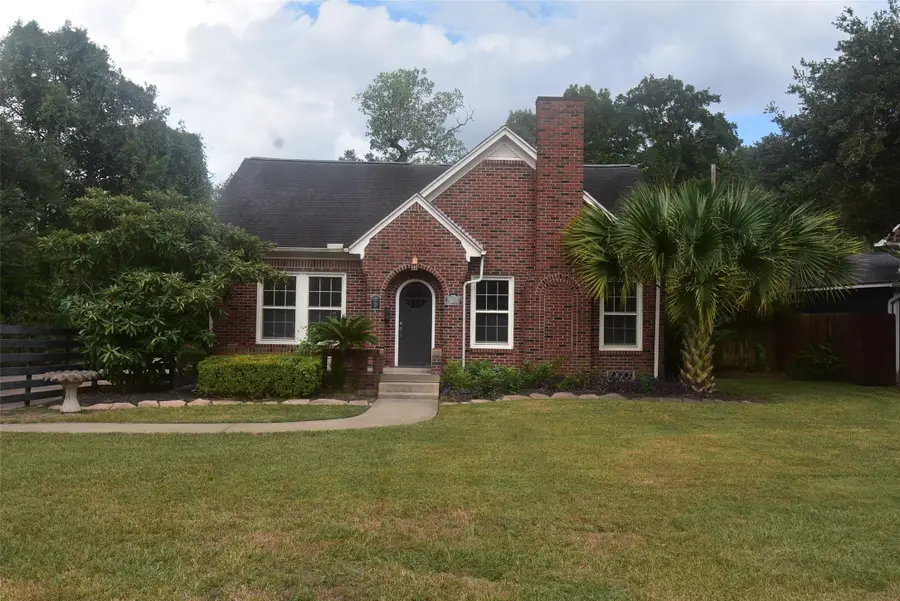 3205 Avenue K, Bay City, TX 77414 - #2
