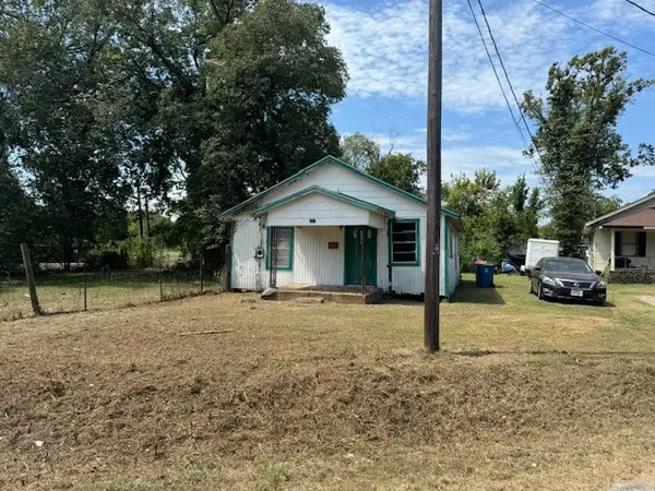 410 Montgomery Street, Navasota, TX 77868