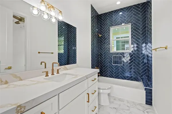 1111 62nd St, Galveston, TX 77551