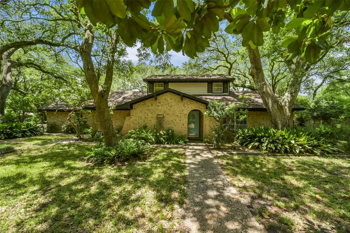 218 Hardy Street, Bacliff, TX 77518 - #1