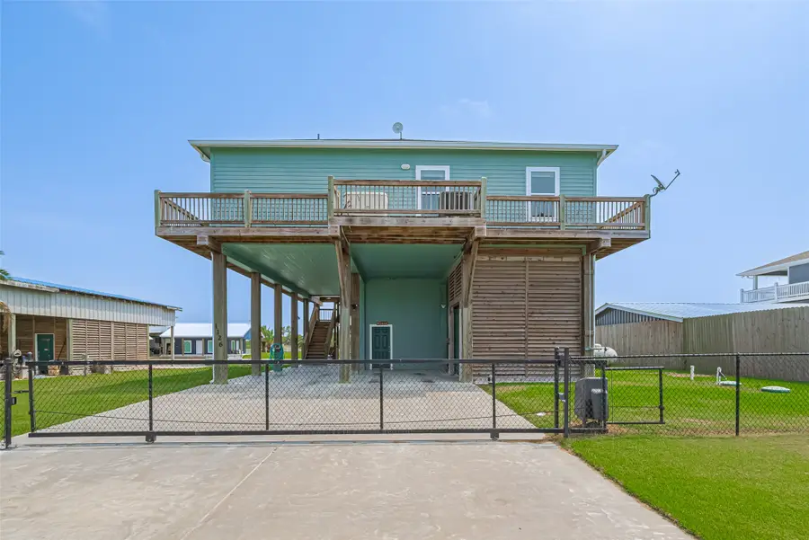 1126 Island Boulevard, Crystal Beach, TX 77650 - Image #2