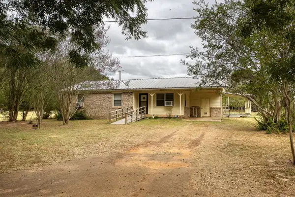 4233 An County Road 163, Palestine, TX 75801