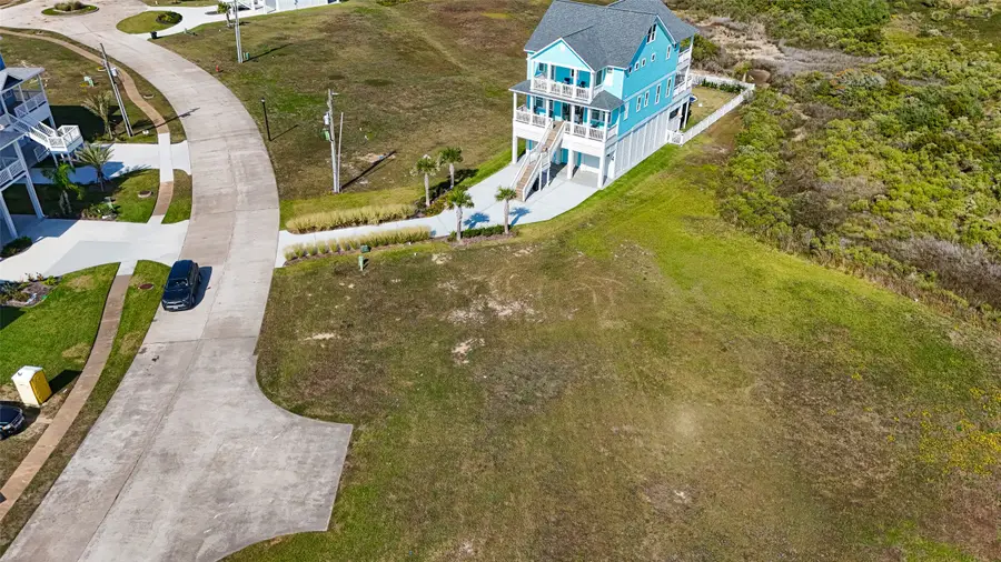 25827 Bay Breeze Drive, Galveston, TX 77554 - Image #2