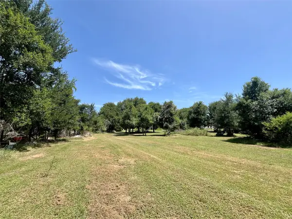 198 Riverside Drive, La Grange, TX 78945
