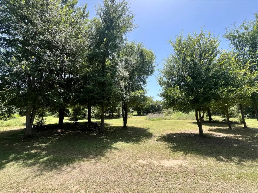 198 Riverside Drive, La Grange, TX 78945 - Image #2