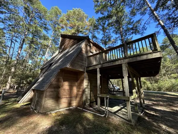 201 Creek Drive, Onalaska, TX 77360