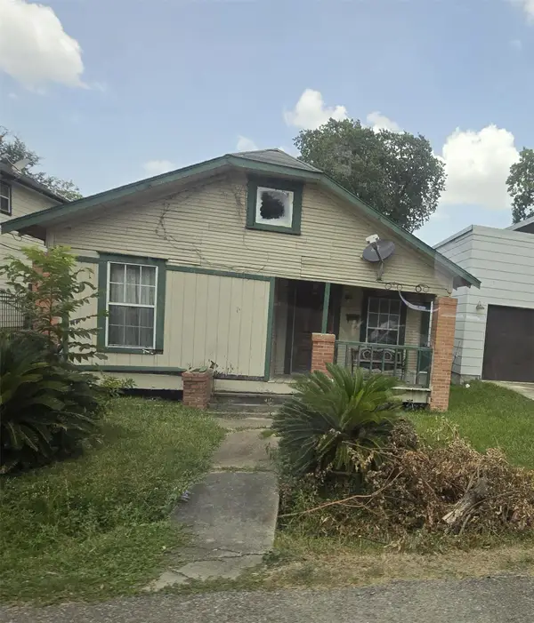 821 E 38th Street, Houston, TX 77022