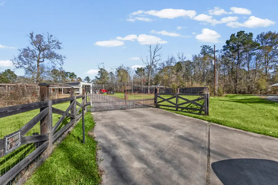 5912 Mesquite Dr, Orange, TX 77632 - #2