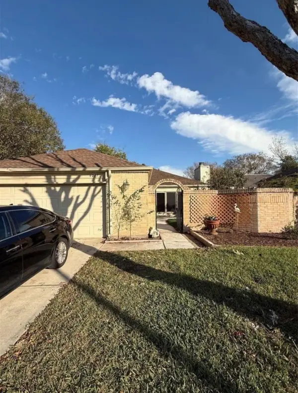 4027 Summit Valley Drive, Houston, TX 77082