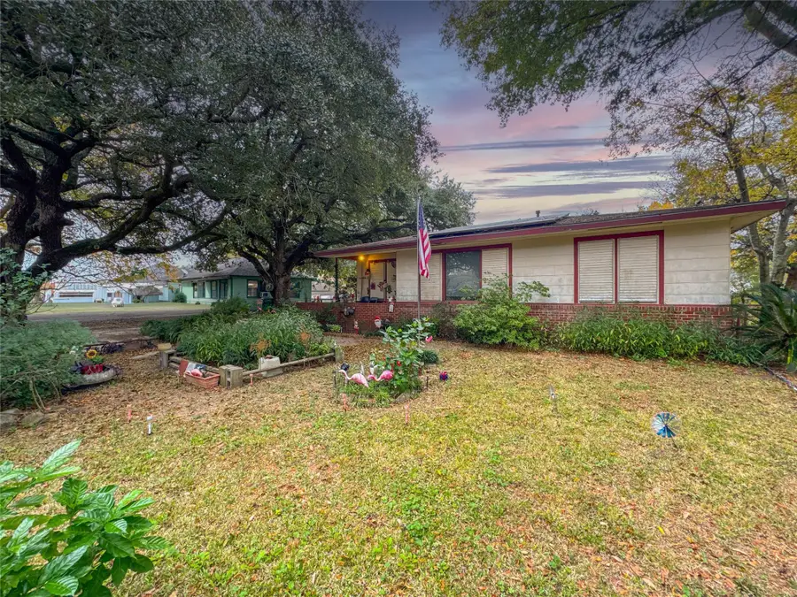 821 Cypress Street, La Marque, TX 77568 - Image #2