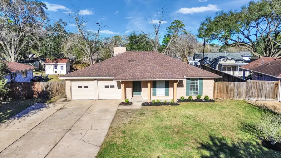 511 Stadium Lane, Friendswood, TX 77546 - Image #3