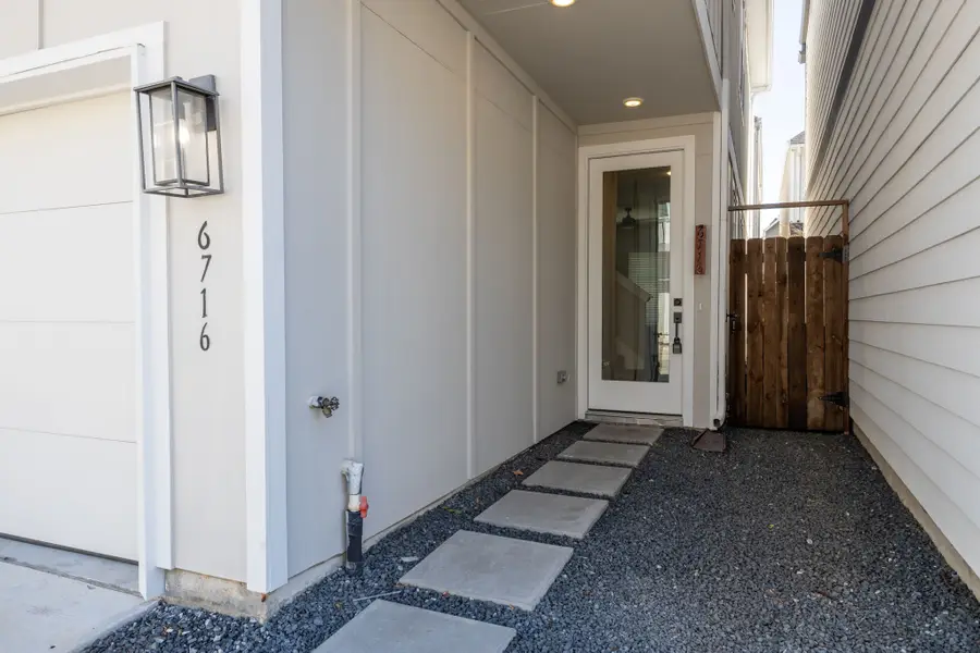 6716 Parker Oaks Lane, Houston, TX 77076 - Image #2