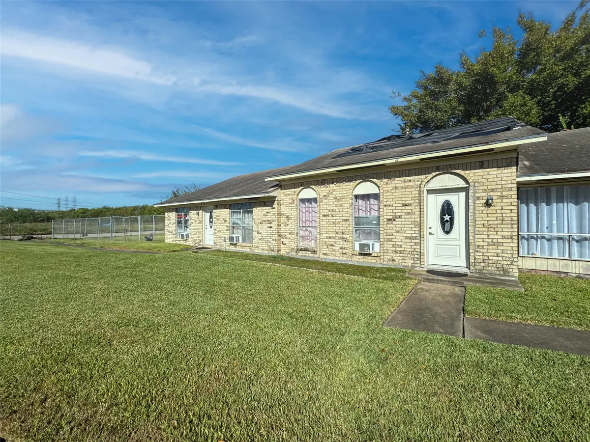 616 Travis Street, Webster, TX 77598 - Image #1