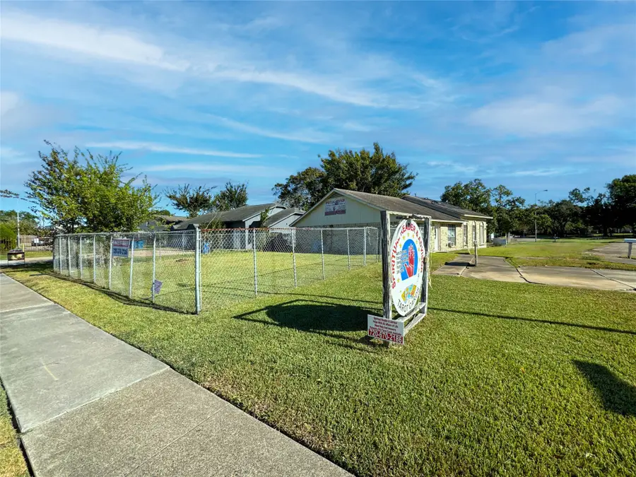 616 Travis Street, Webster, TX 77598 - Image #3