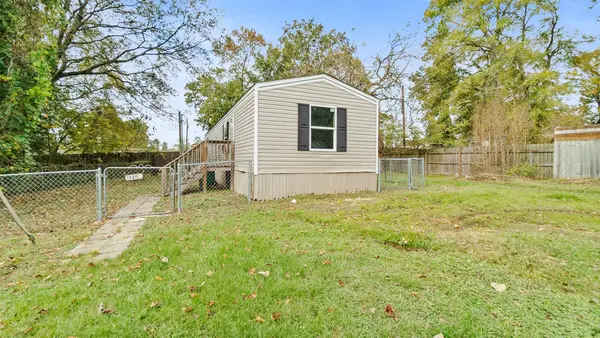 15211 Paradise Cove Drive, Willis, TX 77318