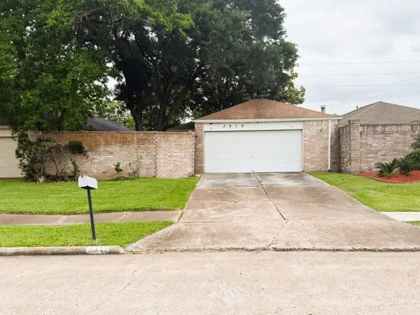 3919 Vineyard Drive, Houston, TX 77082