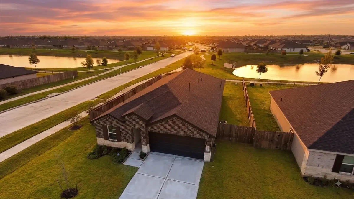 8510 Tropical Breeze Way, Rosharon, TX 77583 - #1