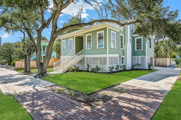 1803 27th St, Galveston, TX 77550