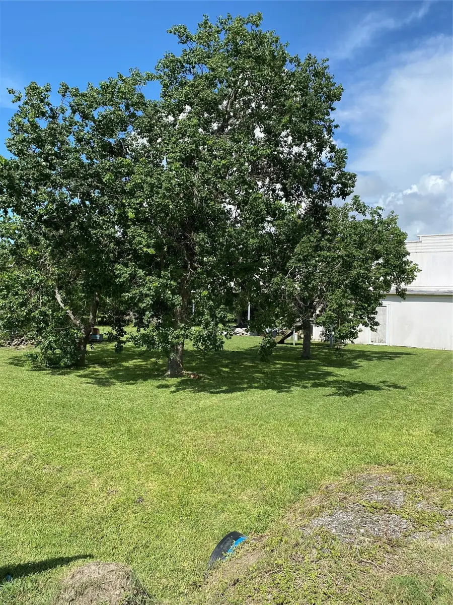 520 12th Street, San Leon, TX 77539 - Image #3