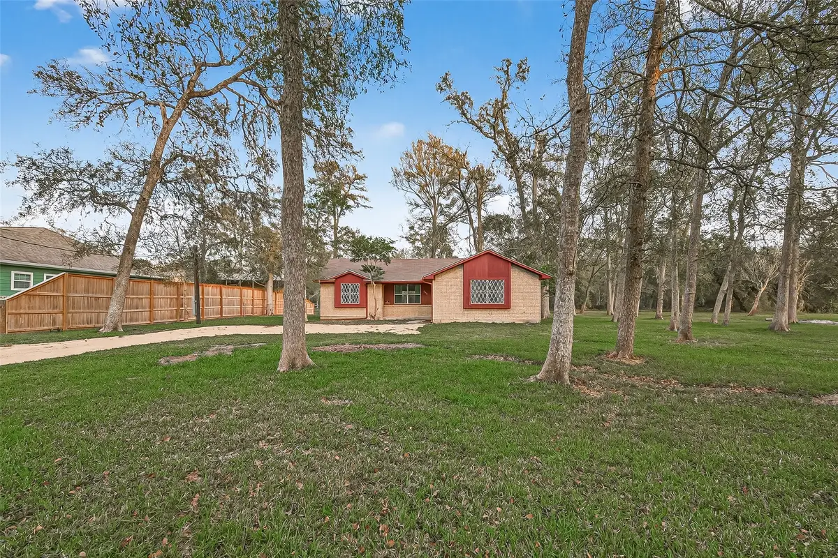 6619 Wolf Run Drive, Wharton, TX 77488 - Image #1